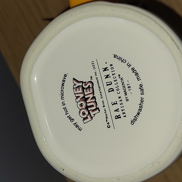 Looney Tunes Rae Dunn Bugs Bunny Mug - Picture 4 of 5